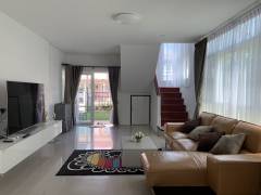 image-slider-with-thumbnail3.jpeg